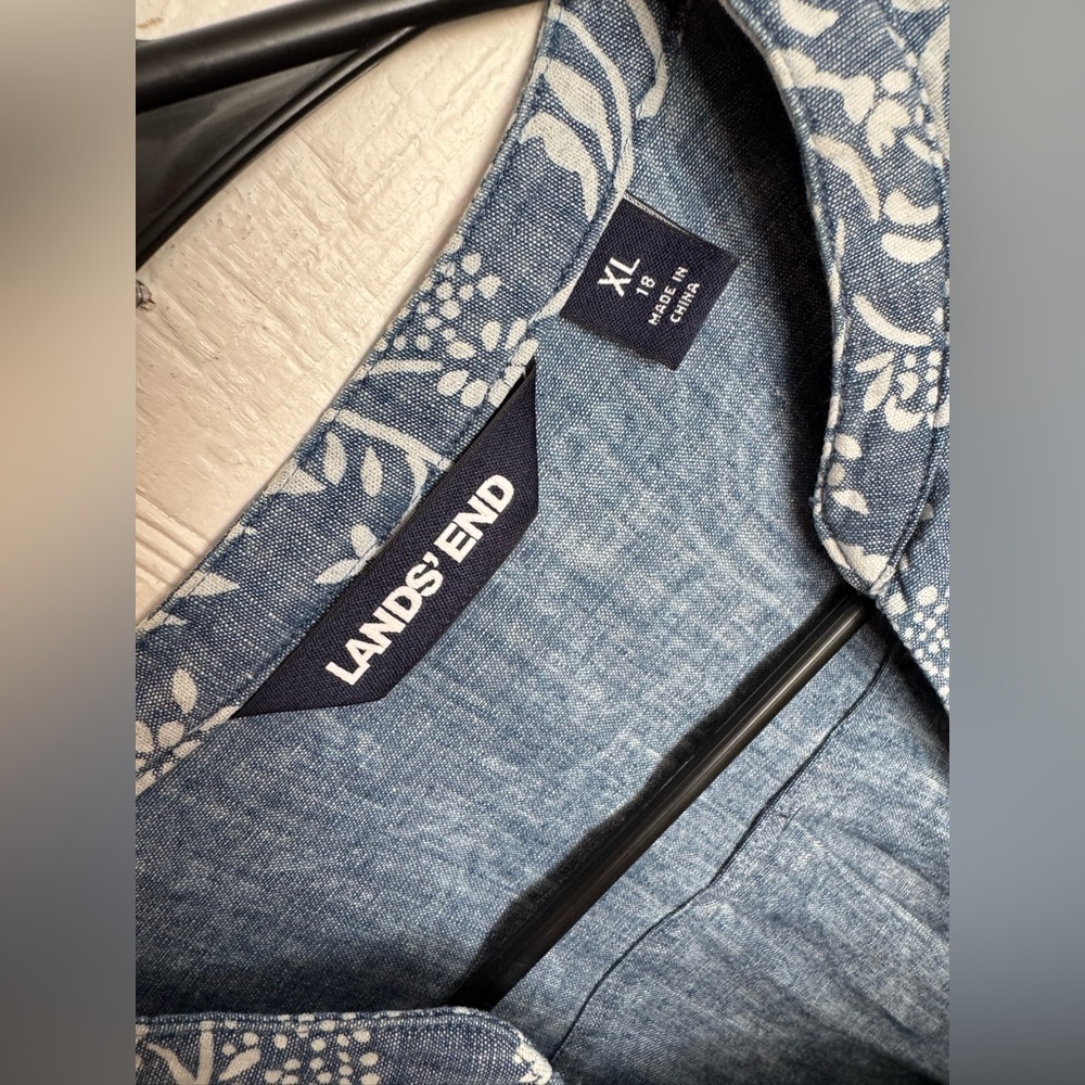 Lands' End size xl boho chambray Blue Floral Shirt - Picture 5 of 6